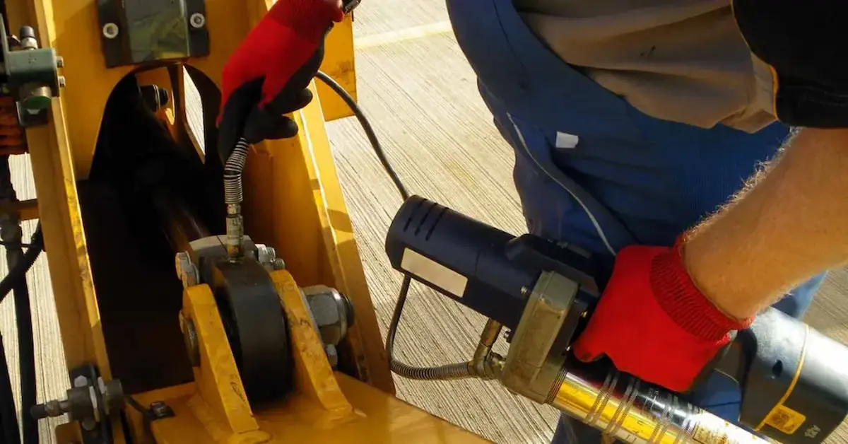crane-hoist-mechanisms-maintenance-3